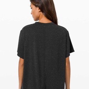 EUC Lululemon All Yours Boyfriend Tee Sz 4 Black / White
